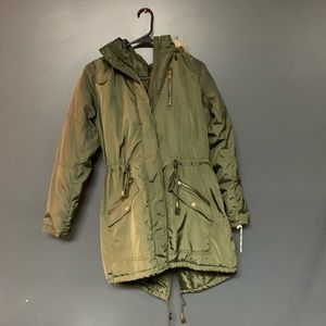 BRAND NEW GREEN PUFFY JACKET